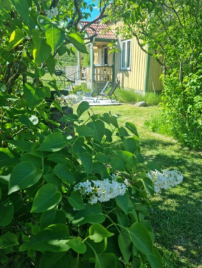 Charmigt hus på landet nära till bad in Strömstad